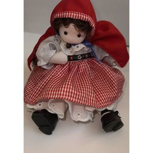 Green Tree Musical Little Red Riding Hood with Tags Plays Brahm's Lullaby